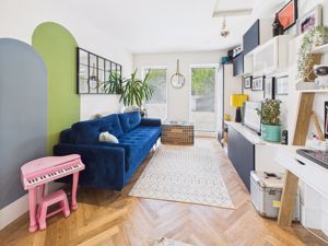 Snug/Play Room- click for photo gallery